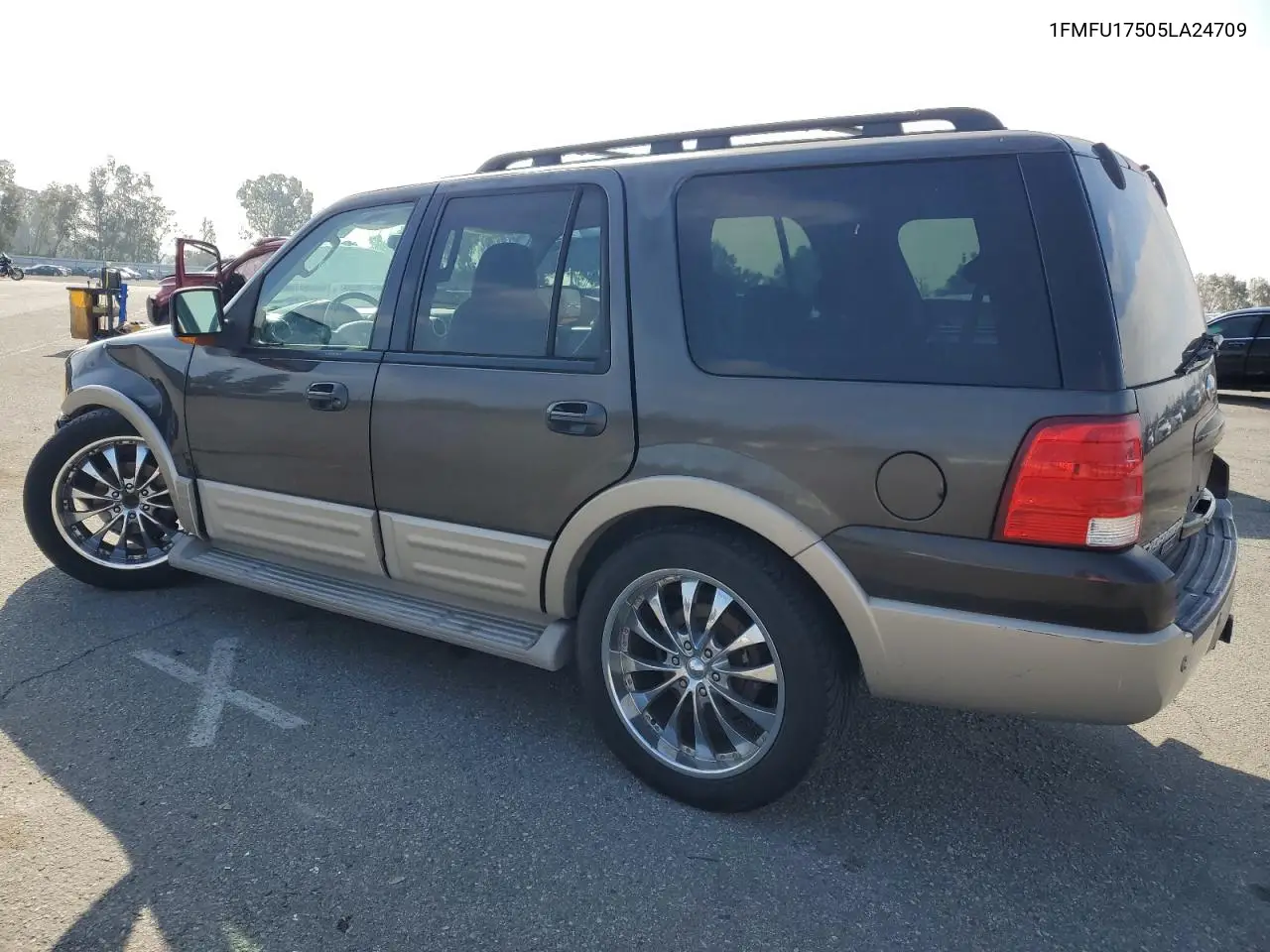 2005 Ford Expedition Eddie Bauer VIN: 1FMFU17505LA24709 Lot: 56061085