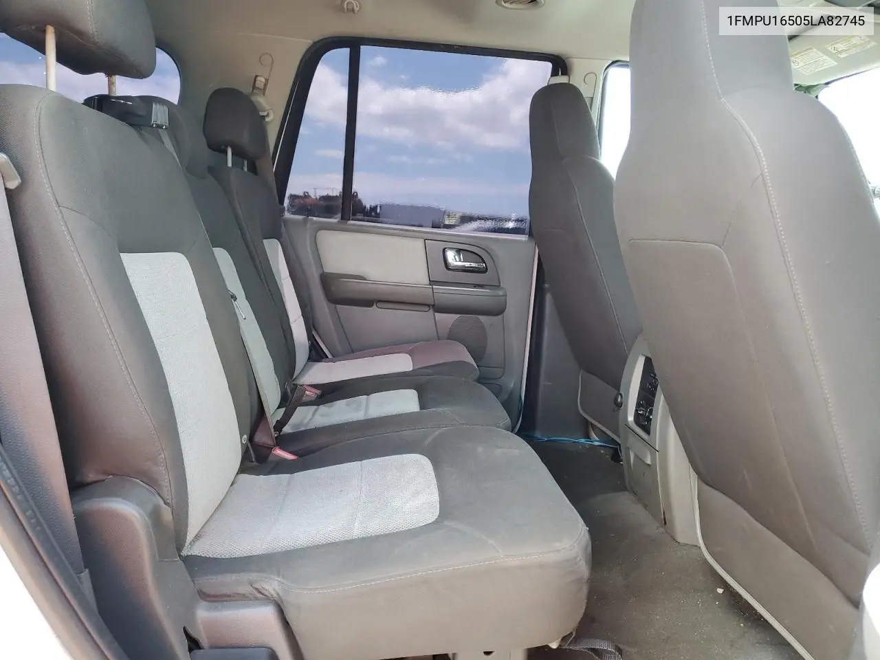 2005 Ford Expedition Xlt VIN: 1FMPU16505LA82745 Lot: 58695565