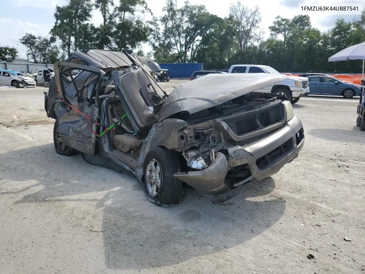 2004 Ford Explorer Xlt VIN: 1FMZU63K44UB87541 Lot: 56313655