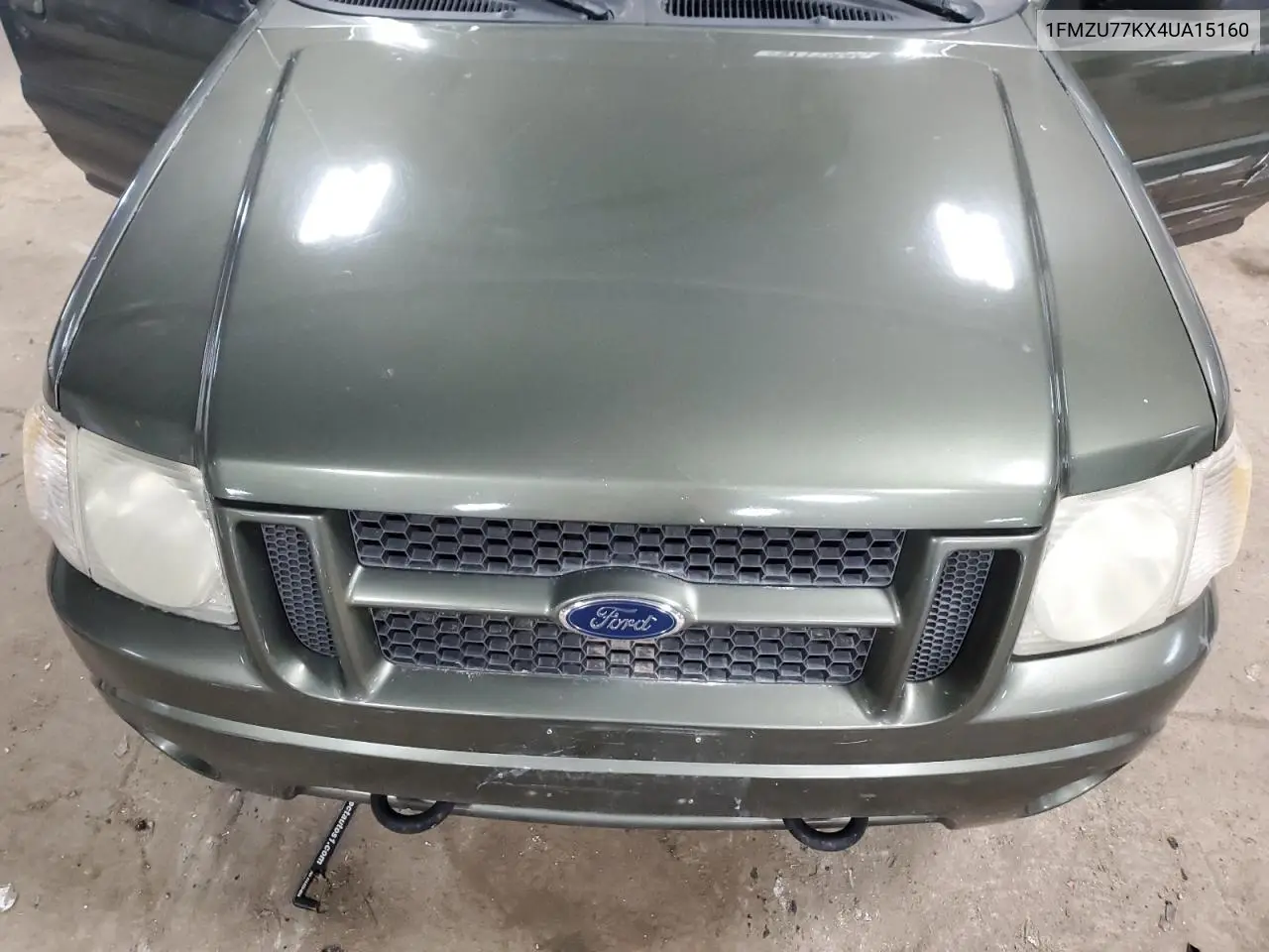 2004 Ford Explorer Sport Trac VIN: 1FMZU77KX4UA15160 Lot: 57113685