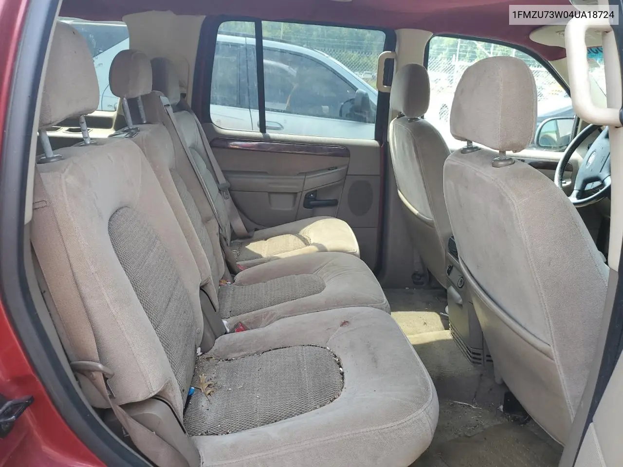 2004 Ford Explorer Xlt VIN: 1FMZU73W04UA18724 Lot: 62648055