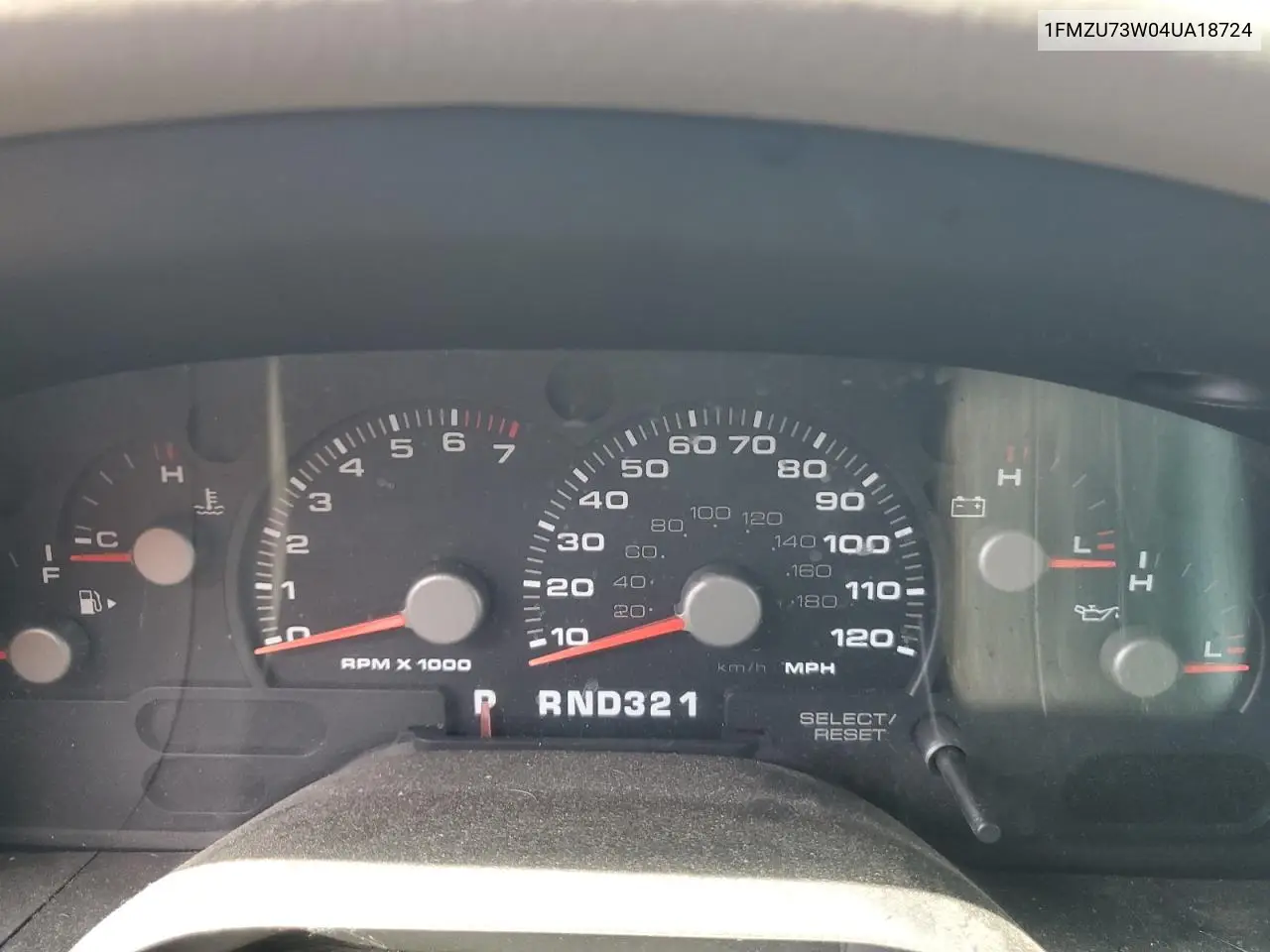 2004 Ford Explorer Xlt VIN: 1FMZU73W04UA18724 Lot: 62648055