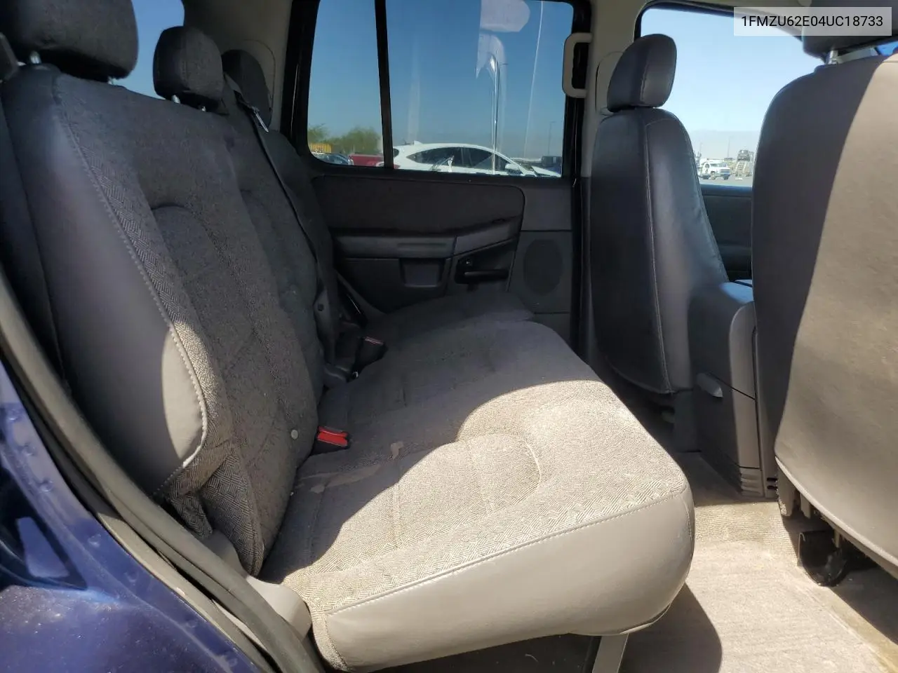 2004 Ford Explorer Xls VIN: 1FMZU62E04UC18733 Lot: 63585535