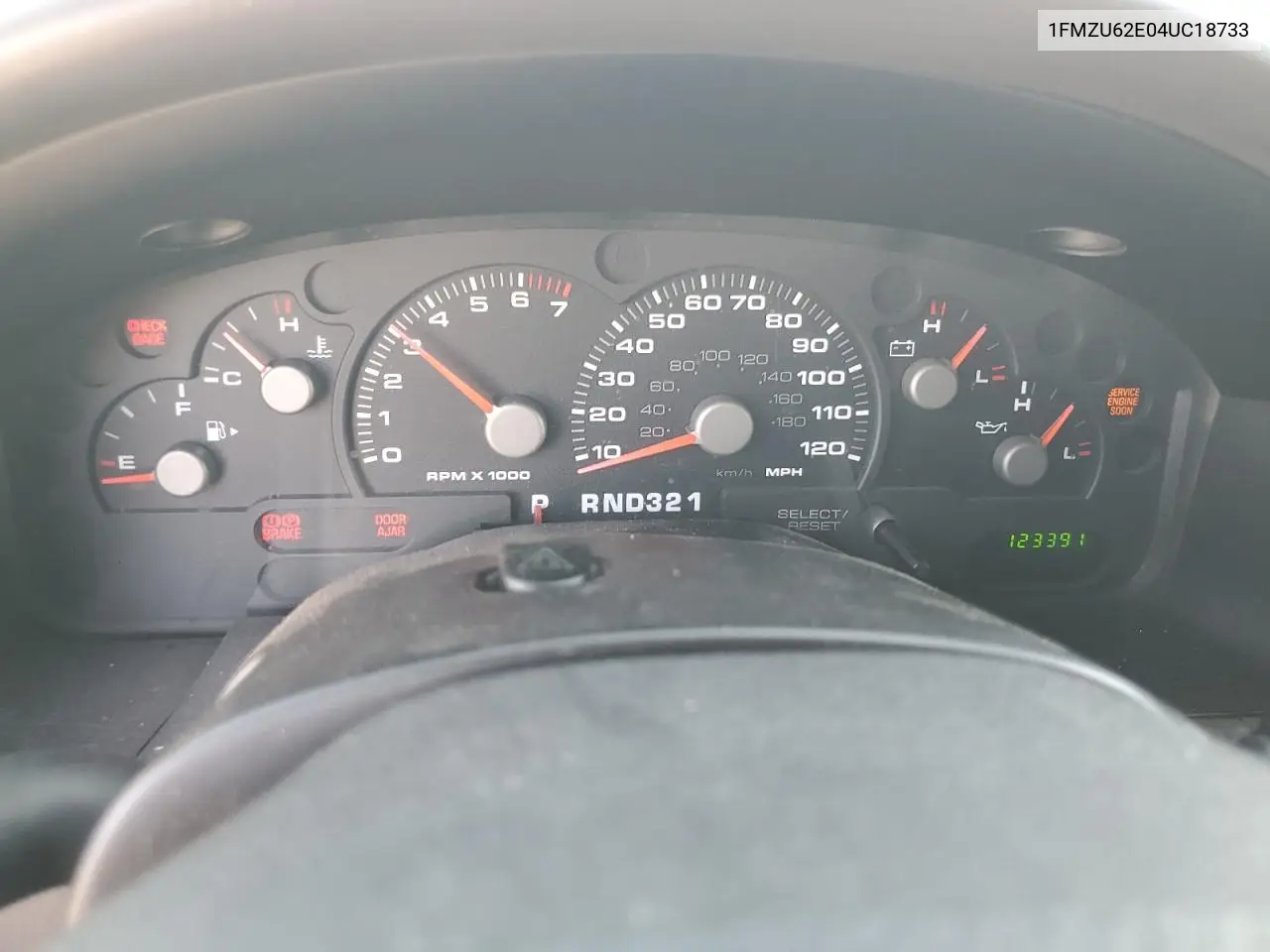 2004 Ford Explorer Xls VIN: 1FMZU62E04UC18733 Lot: 63585535