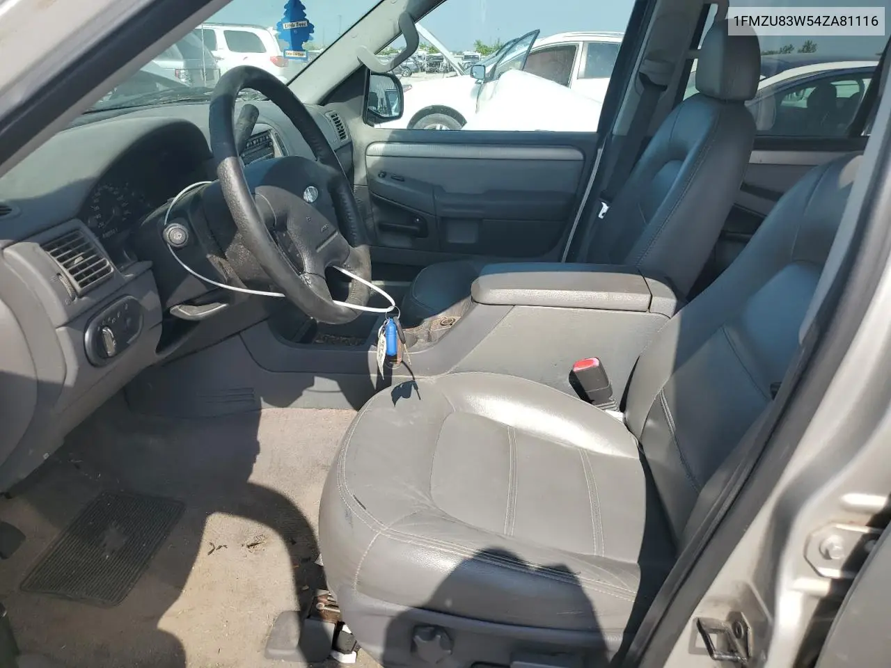 2004 Ford Explorer Xlt VIN: 1FMZU83W54ZA81116 Lot: 63807435