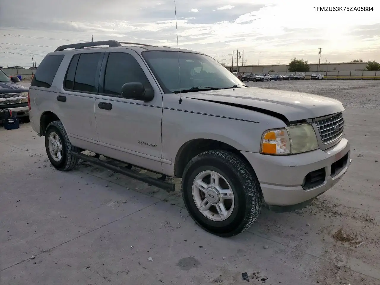 2005 Ford Explorer Xlt VIN: 1FMZU63K75ZA05884 Lot: 62812105