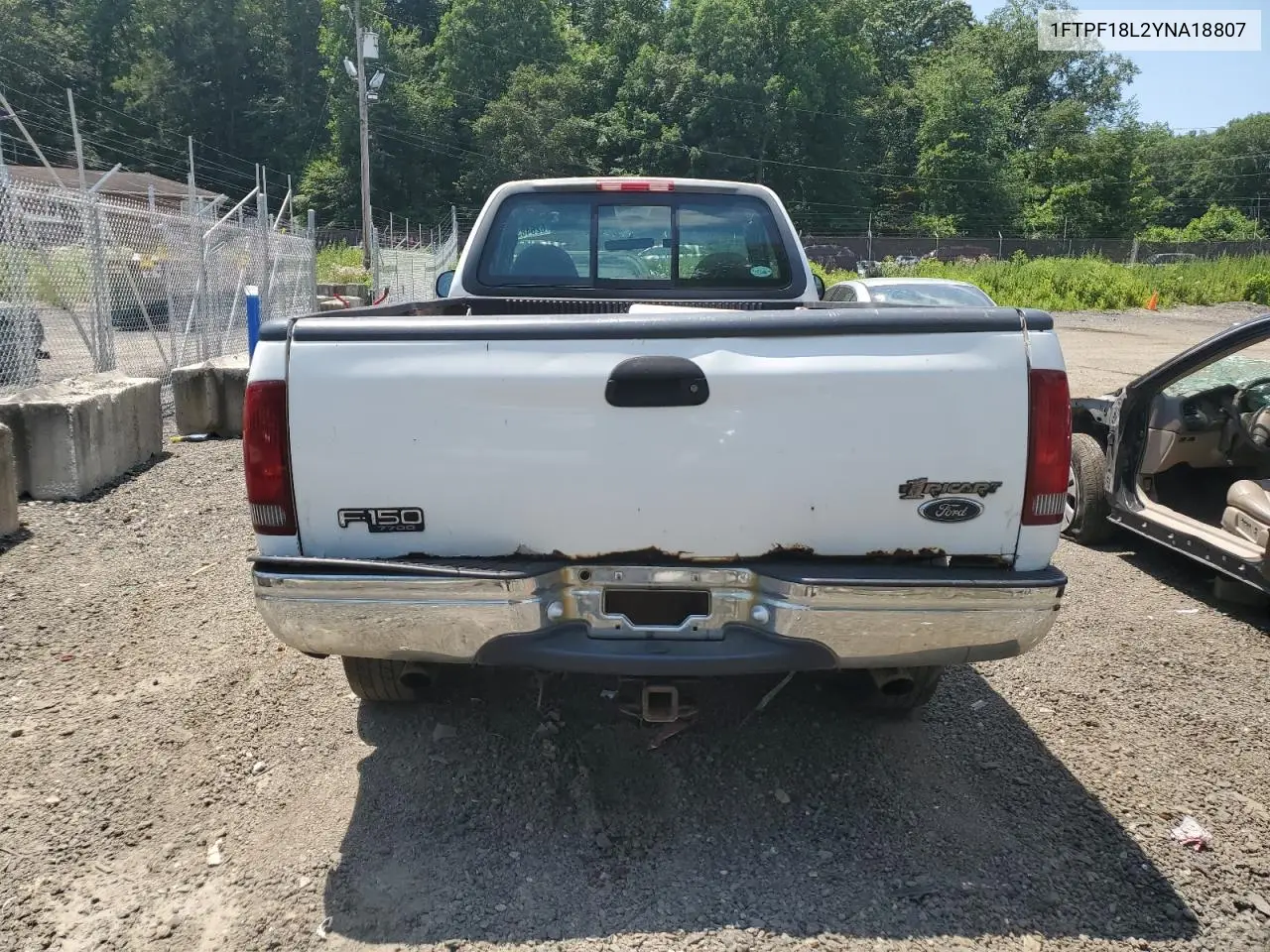 2000 Ford F150 VIN: 1FTPF18L2YNA18807 Lot: 62648305