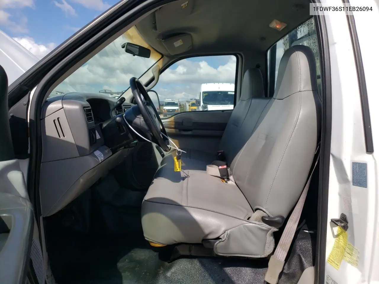 2001 Ford F350 Super Duty VIN: 1FDWF36S11EB26094 Lot: 56852115