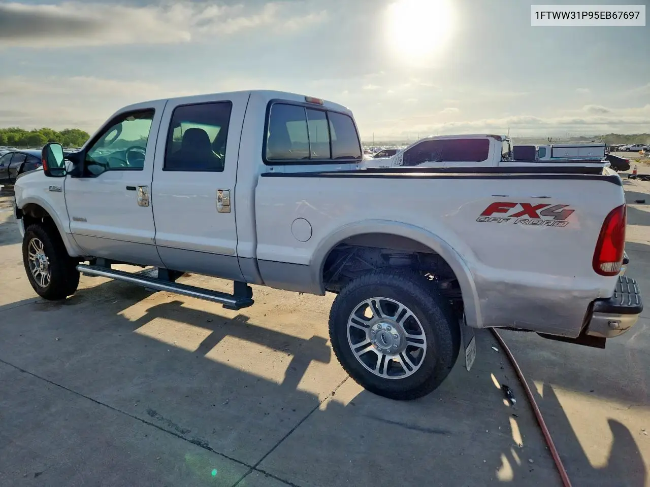 2005 Ford F350 Srw Super Duty VIN: 1FTWW31P95EB67697 Lot: 62560925
