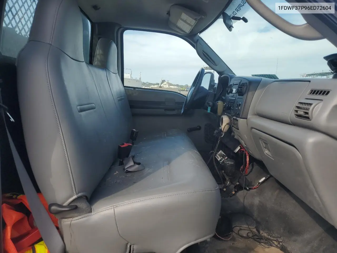 2006 Ford F350 Super Duty VIN: 1FDWF37P96ED72604 Lot: 43970015