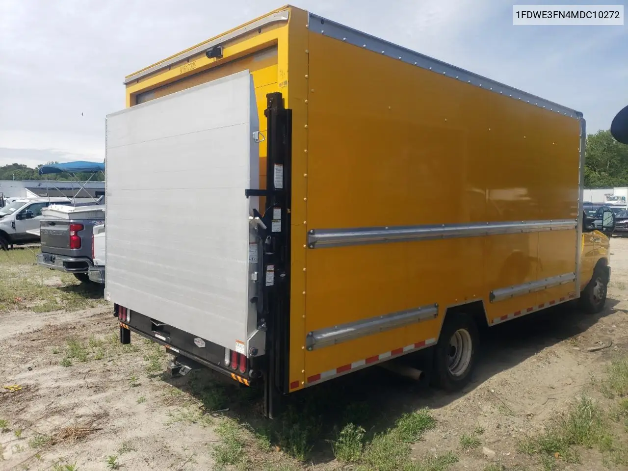 2021 Ford Econoline E350 Super Duty Cutaway Van VIN: 1FDWE3FN4MDC10272 Lot: 54802825
