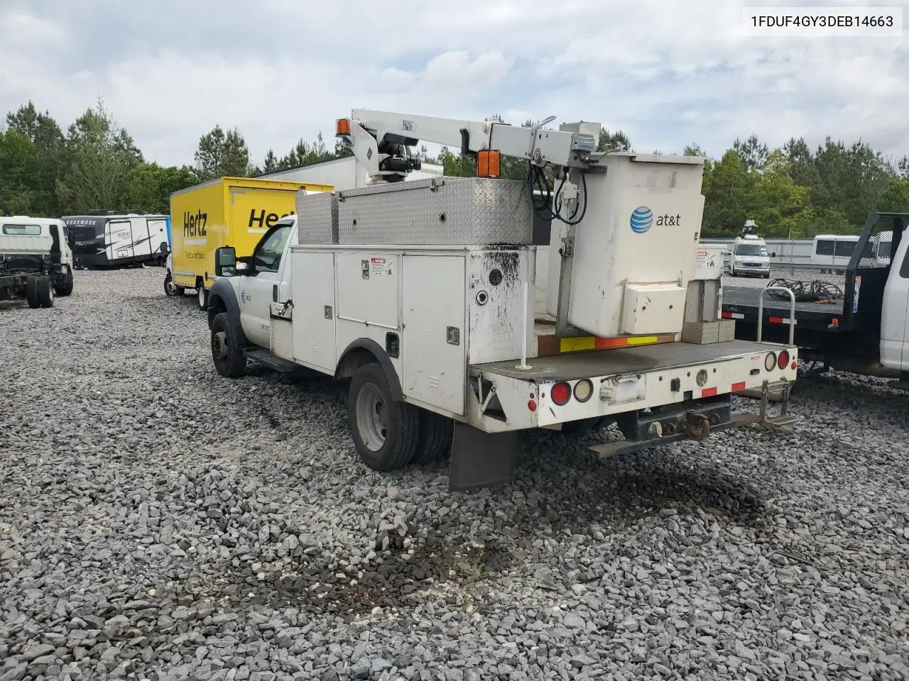 2013 Ford F450 Super Duty Bucket Truck VIN: 1FDUF4GY3DEB14663 Lot: 53128235