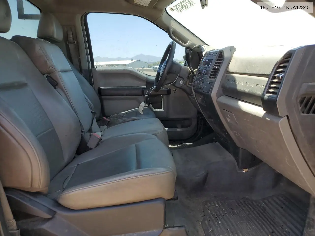 2019 Ford F450 Super Duty VIN: 1FDTF4GT1KDA12345 Lot: 62136475