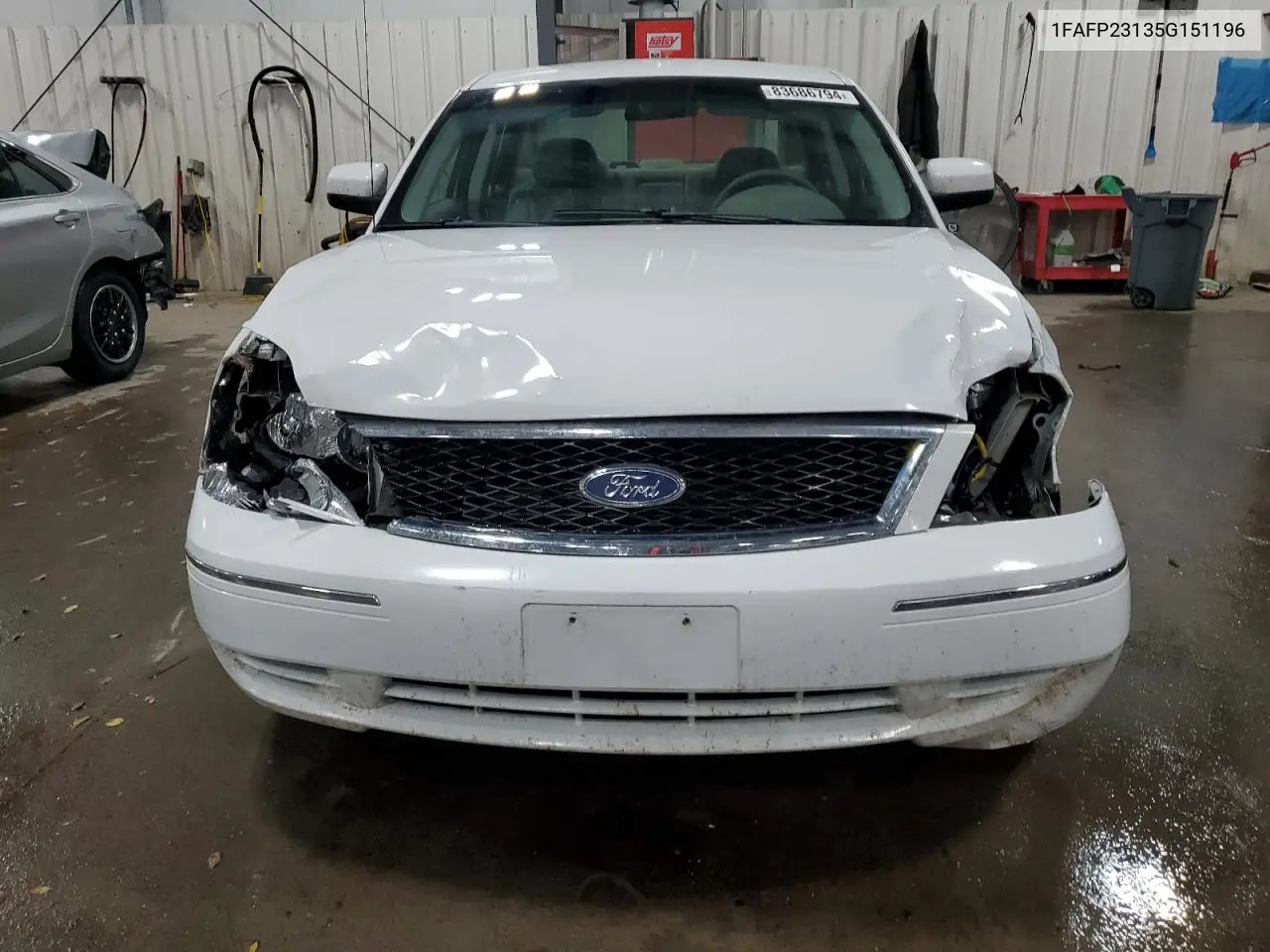 2005 Ford Five Hundred Se VIN: 1FAFP23135G151196 Lot: 83686794