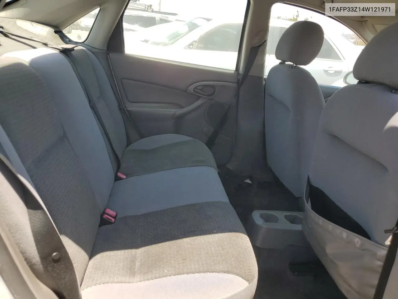 2004 Ford Focus Lx VIN: 1FAFP33Z14W121971 Lot: 63090405