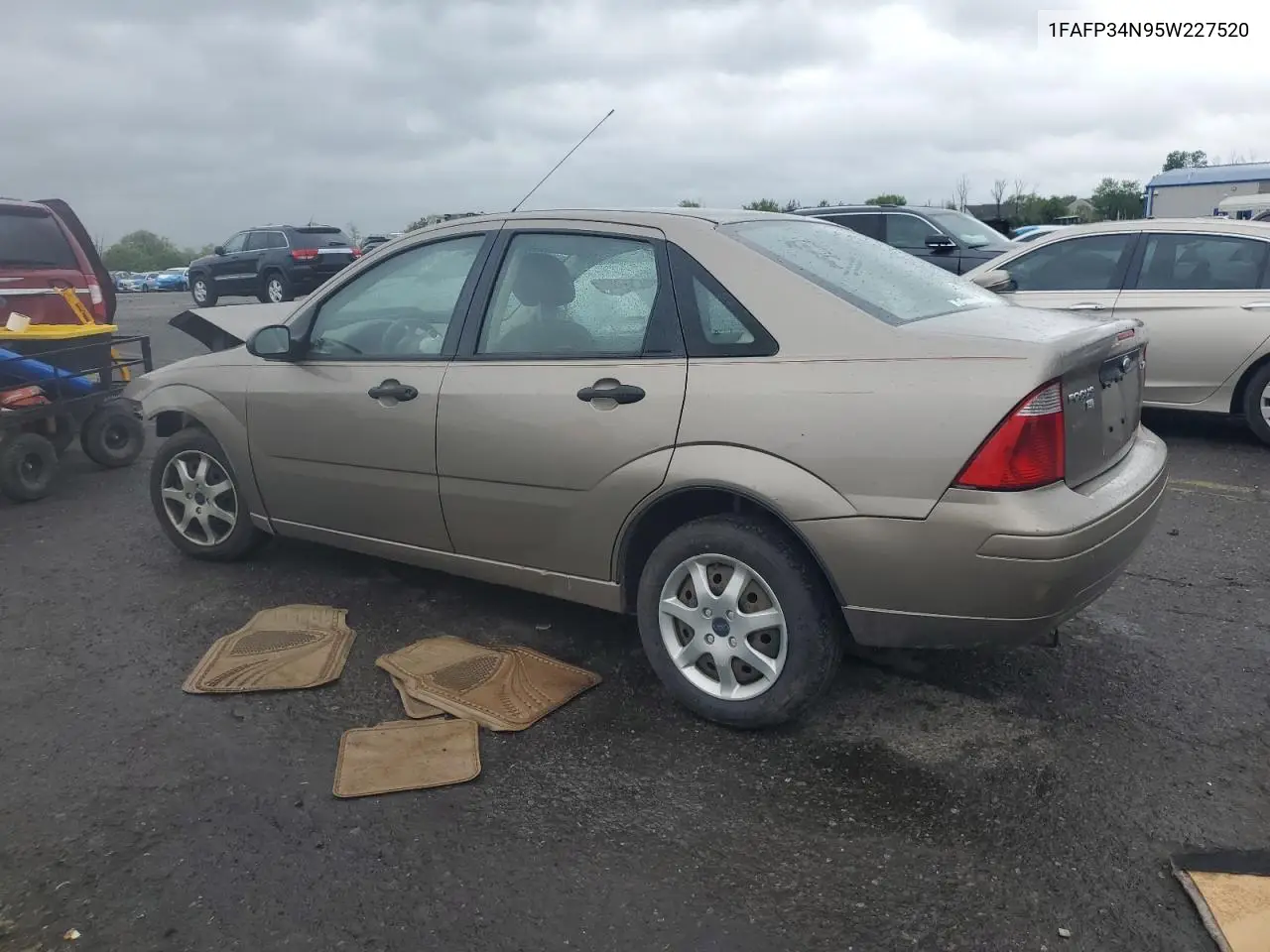 2005 Ford Focus Zx4 VIN: 1FAFP34N95W227520 Lot: 56851955