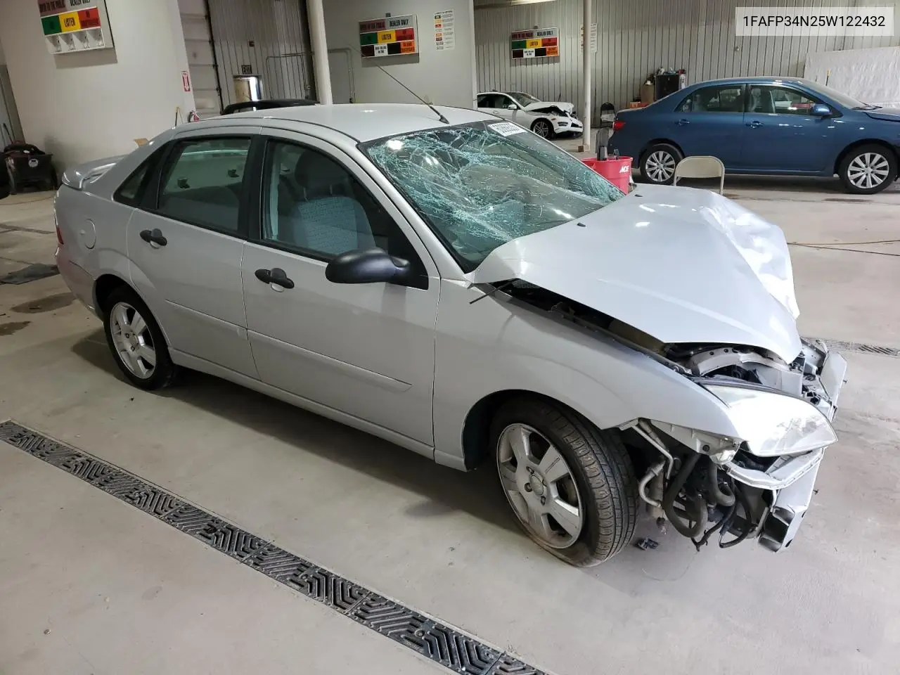 2005 Ford Focus Zx4 VIN: 1FAFP34N25W122432 Lot: 60869335