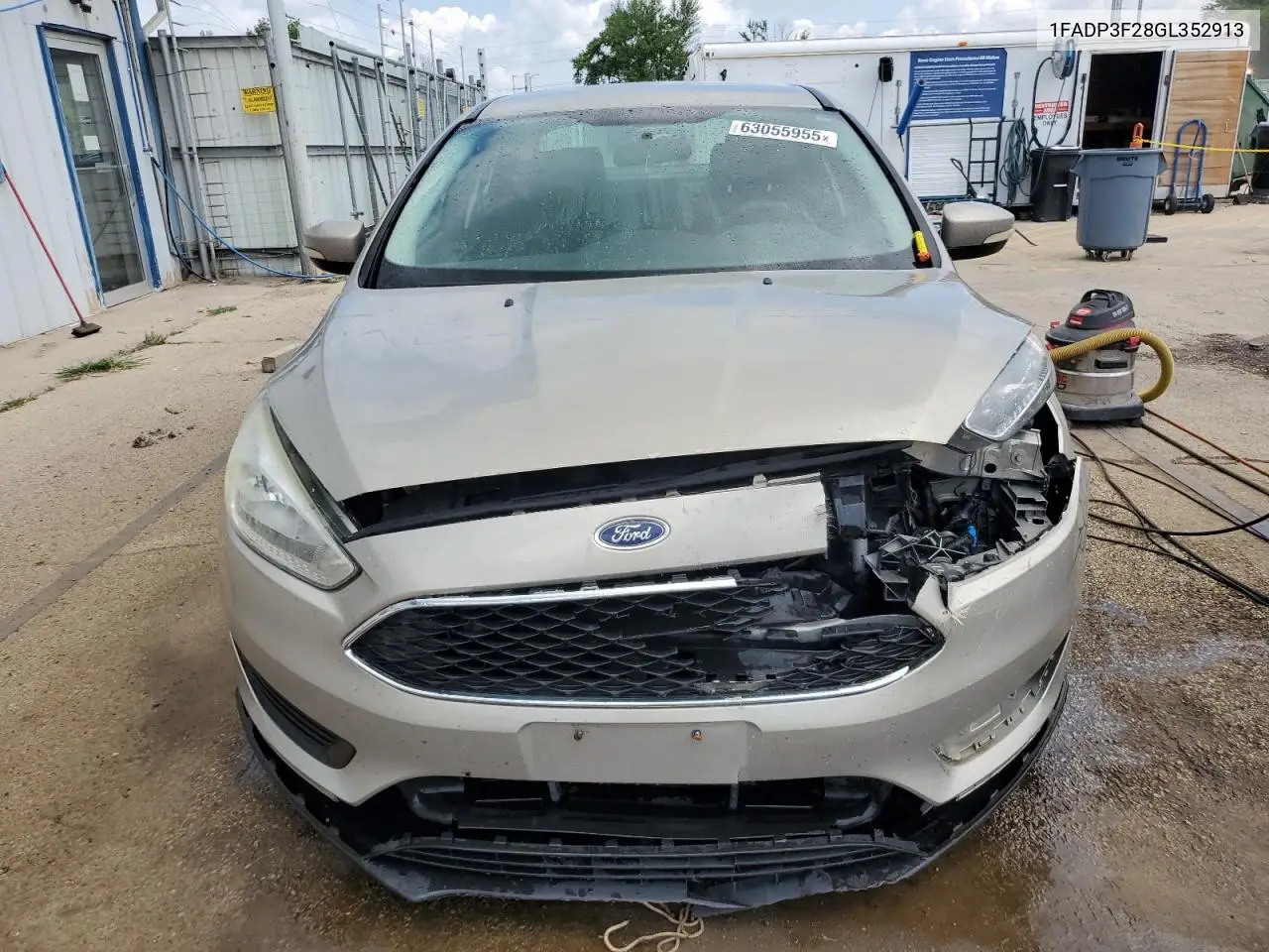 2016 Ford Focus Se VIN: 1FADP3F28GL352913 Lot: 63055955