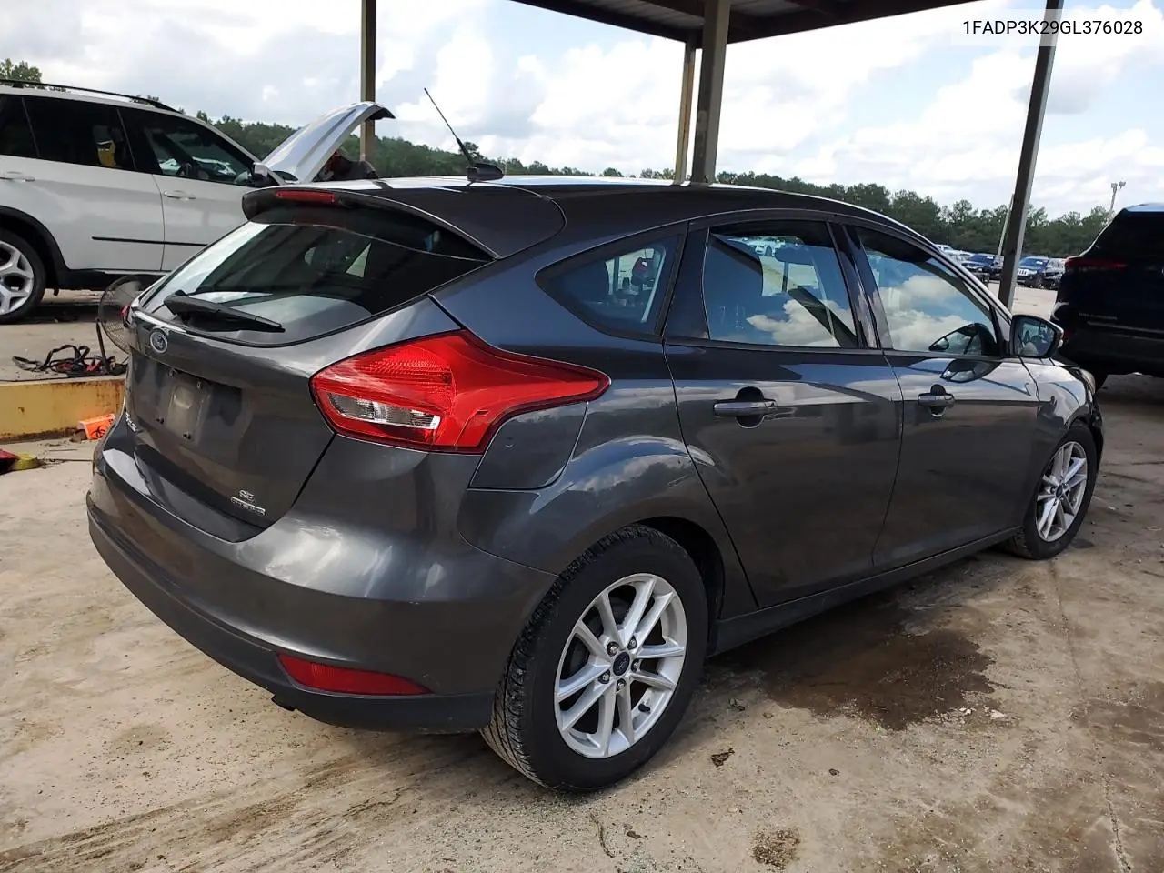2016 Ford Focus Se VIN: 1FADP3K29GL376028 Lot: 63147275