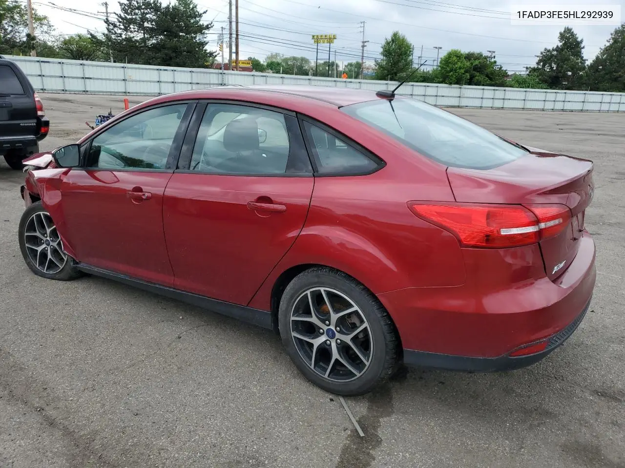 2017 Ford Focus Se VIN: 1FADP3FE5HL292939 Lot: 56386105