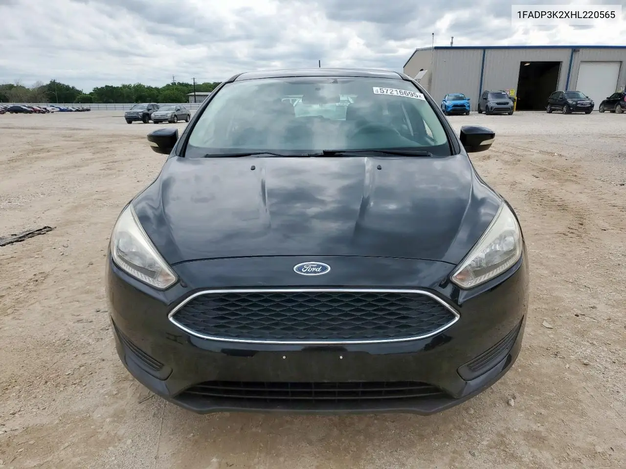 2017 Ford Focus Se VIN: 1FADP3K2XHL220565 Lot: 57216695