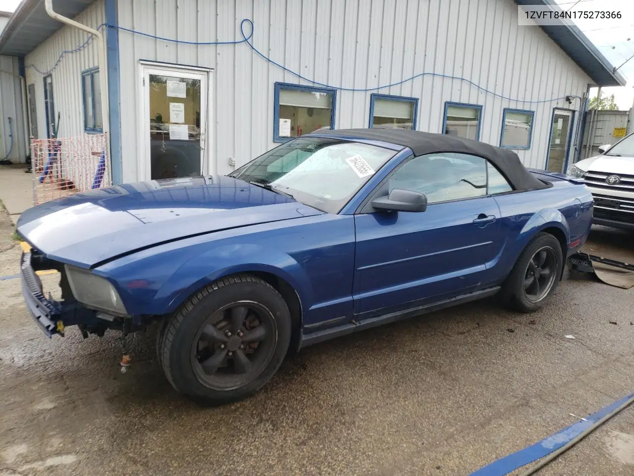 2007 Ford Mustang VIN: 1ZVFT84N175273366 Lot: 56422655