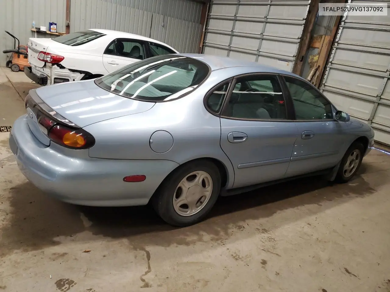 1997 Ford Taurus Gl VIN: 1FALP52U9VG137092 Lot: 53430495