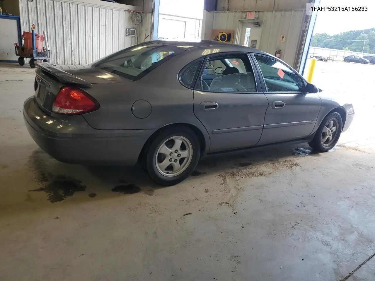 2005 Ford Taurus Se VIN: 1FAFP53215A156233 Lot: 64512575