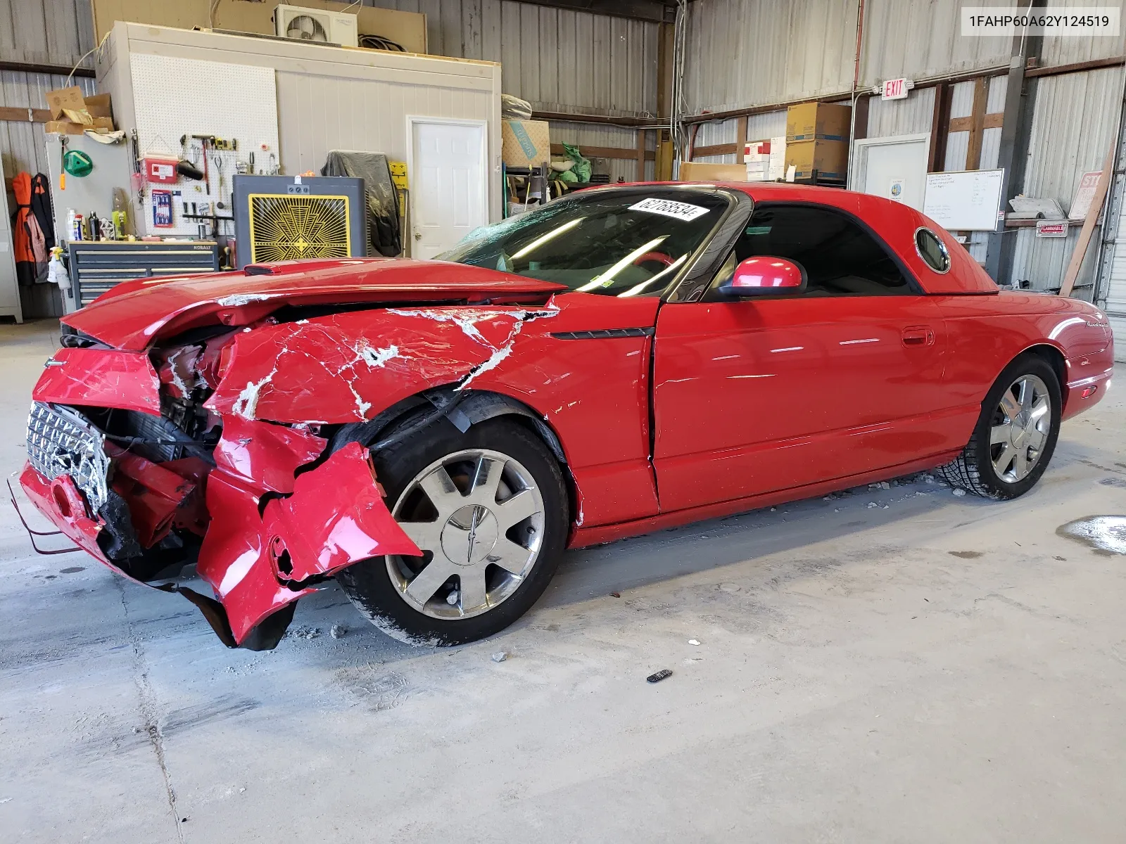2002 Ford Thunderbird VIN: 1FAHP60A62Y124519 Lot: 62768534