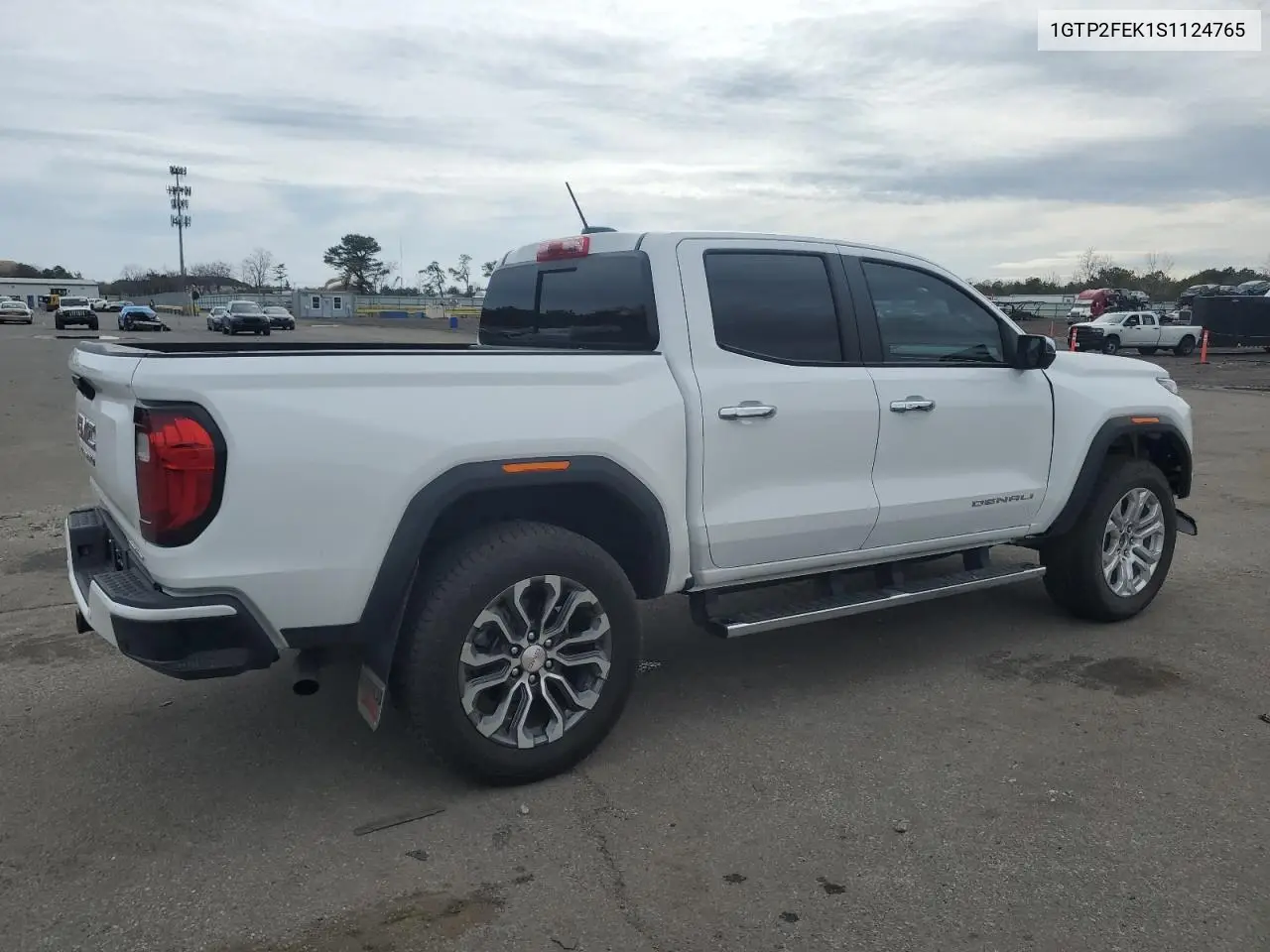 2025 GMC Canyon Denali VIN: 1GTP2FEK1S1124765 Lot: 51665015