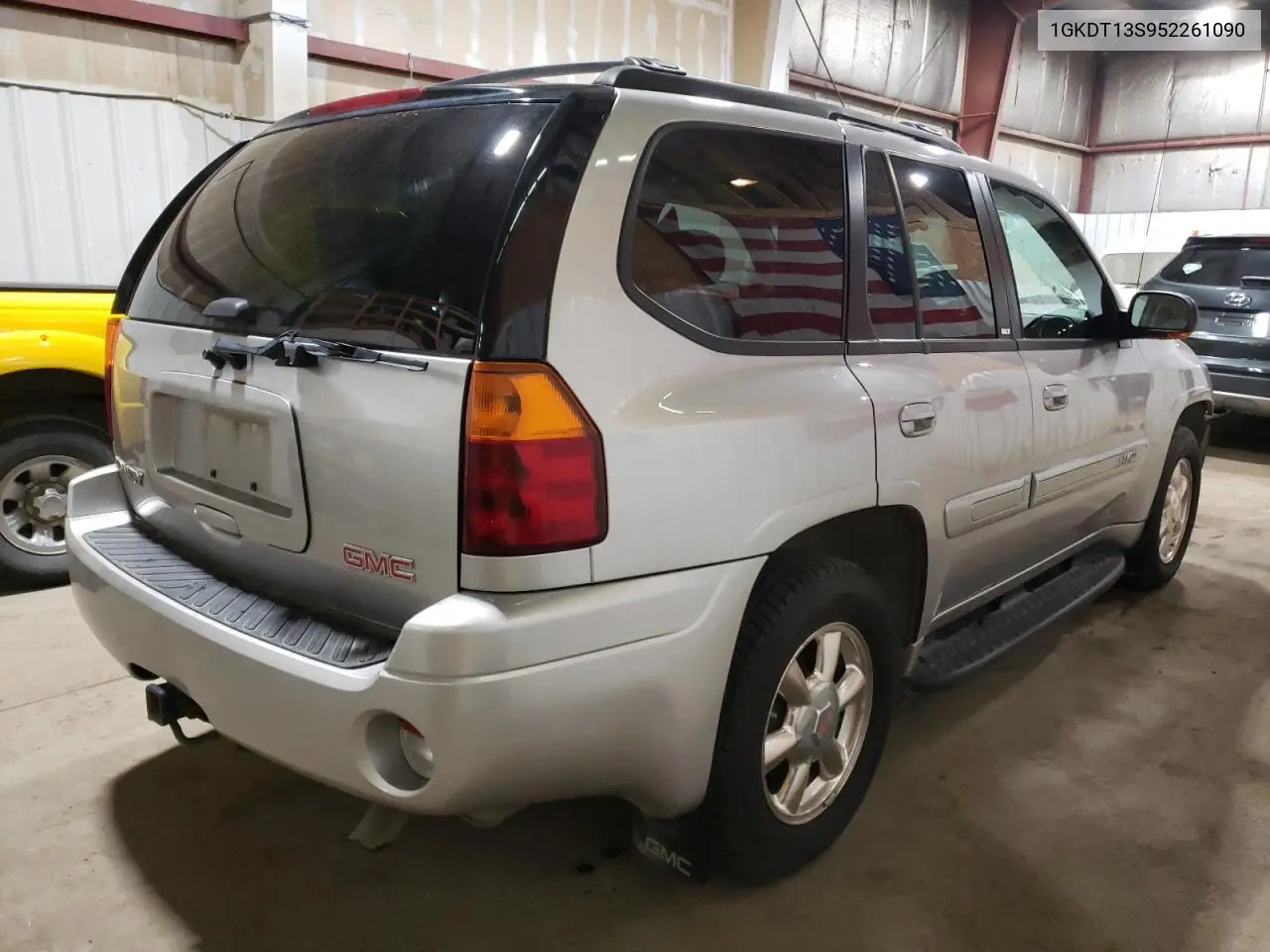 2005 GMC Envoy VIN: 1GKDT13S952261090 Lot: 55801635