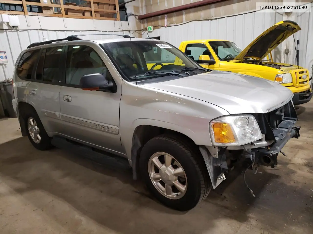 2005 GMC Envoy VIN: 1GKDT13S952261090 Lot: 55801635