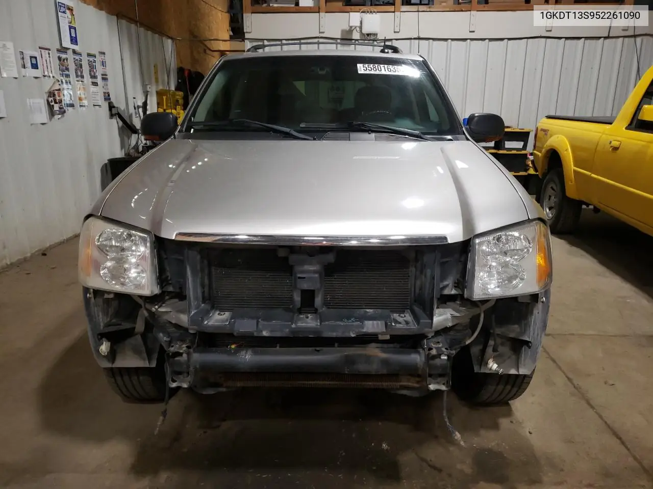 2005 GMC Envoy VIN: 1GKDT13S952261090 Lot: 55801635