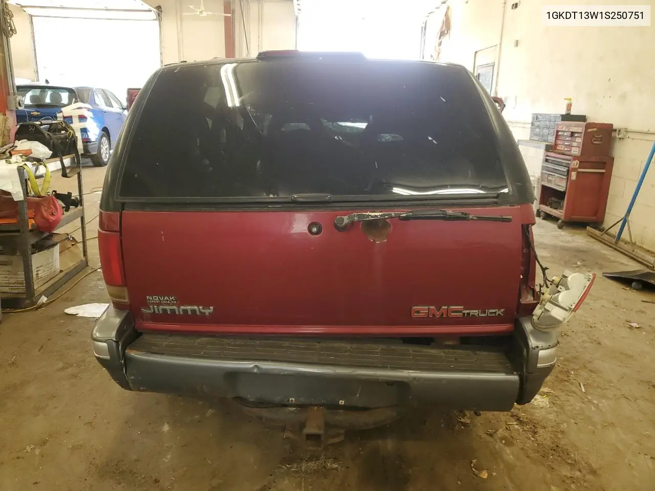 1995 GMC Jimmy VIN: 1GKDT13W1S250751 Lot: 59147055