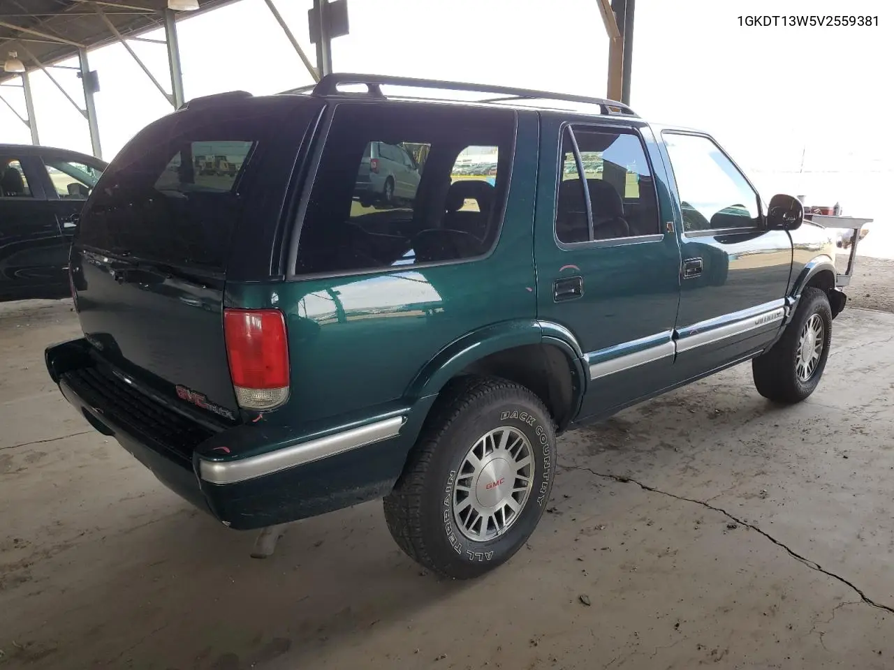 1997 GMC Jimmy VIN: 1GKDT13W5V2559381 Lot: 51268325
