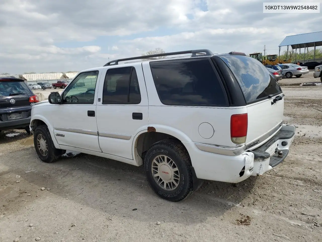 1998 GMC Jimmy VIN: 1GKDT13W9W2548482 Lot: 53700445