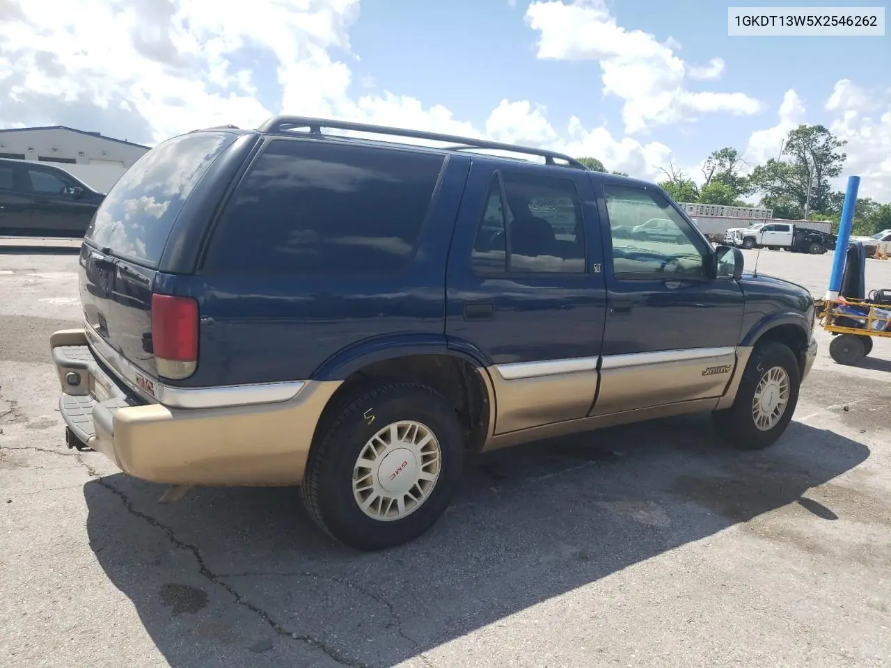 1999 GMC Jimmy VIN: 1GKDT13W5X2546262 Lot: 56759345