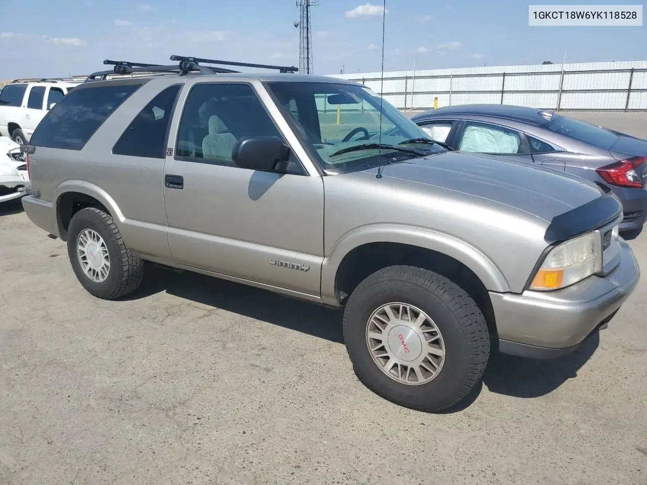 2000 GMC Jimmy VIN: 1GKCT18W6YK118528 Lot: 55820295