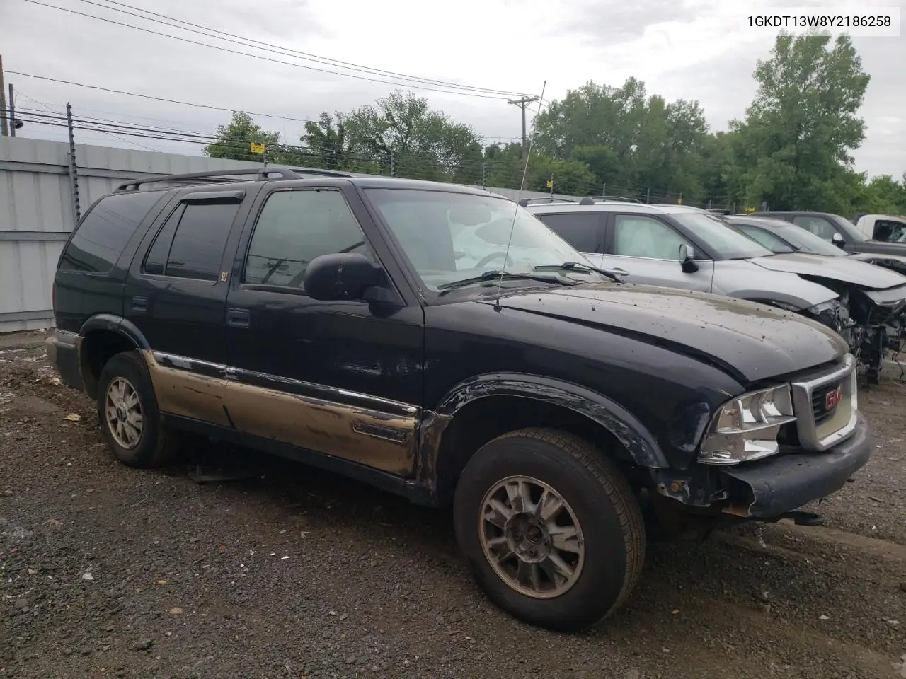 2000 GMC Jimmy / Envoy VIN: 1GKDT13W8Y2186258 Lot: 61835075