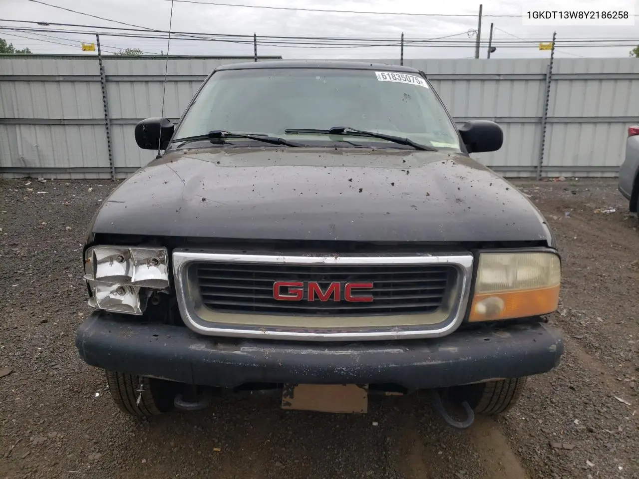 2000 GMC Jimmy / Envoy VIN: 1GKDT13W8Y2186258 Lot: 61835075