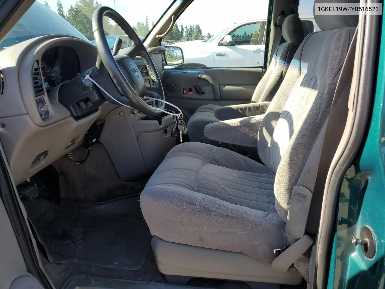 2000 GMC Safari Xt VIN: 1GKEL19W4YB516523 Lot: 63118025