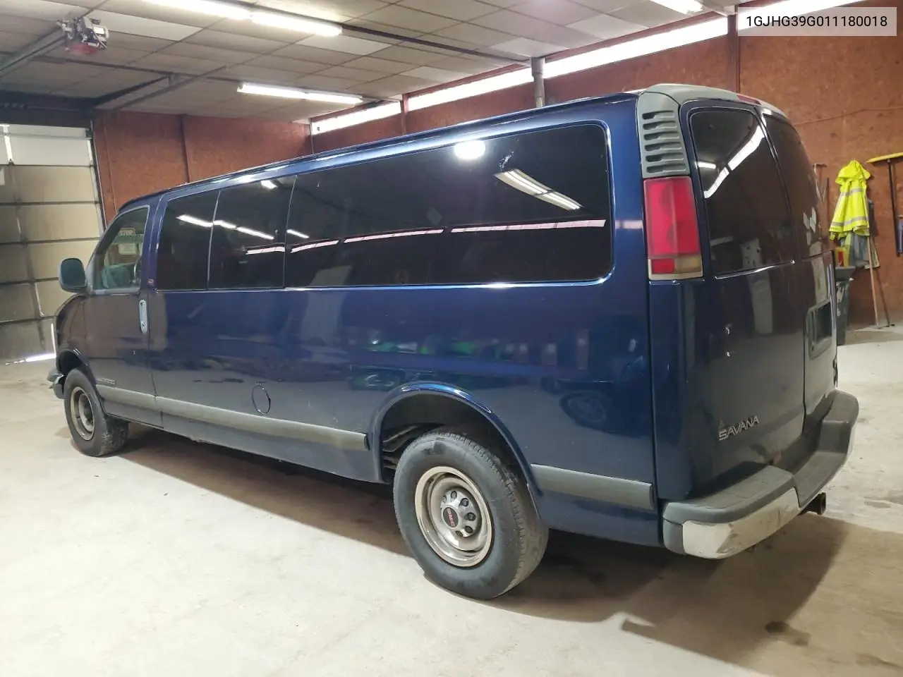2001 GMC Savana G3500 VIN: 1GJHG39G011180018 Lot: 52410895