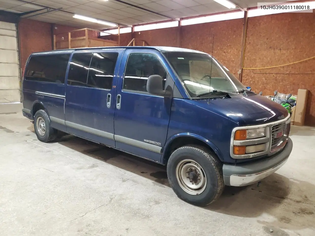 2001 GMC Savana G3500 VIN: 1GJHG39G011180018 Lot: 52410895