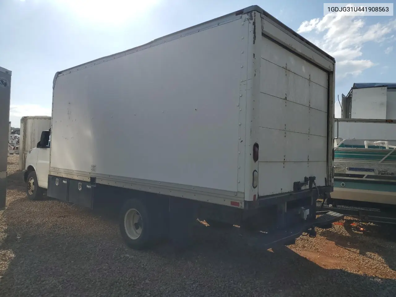 2004 GMC Savana Cutaway G3500 VIN: 1GDJG31U441908563 Lot: 56174765