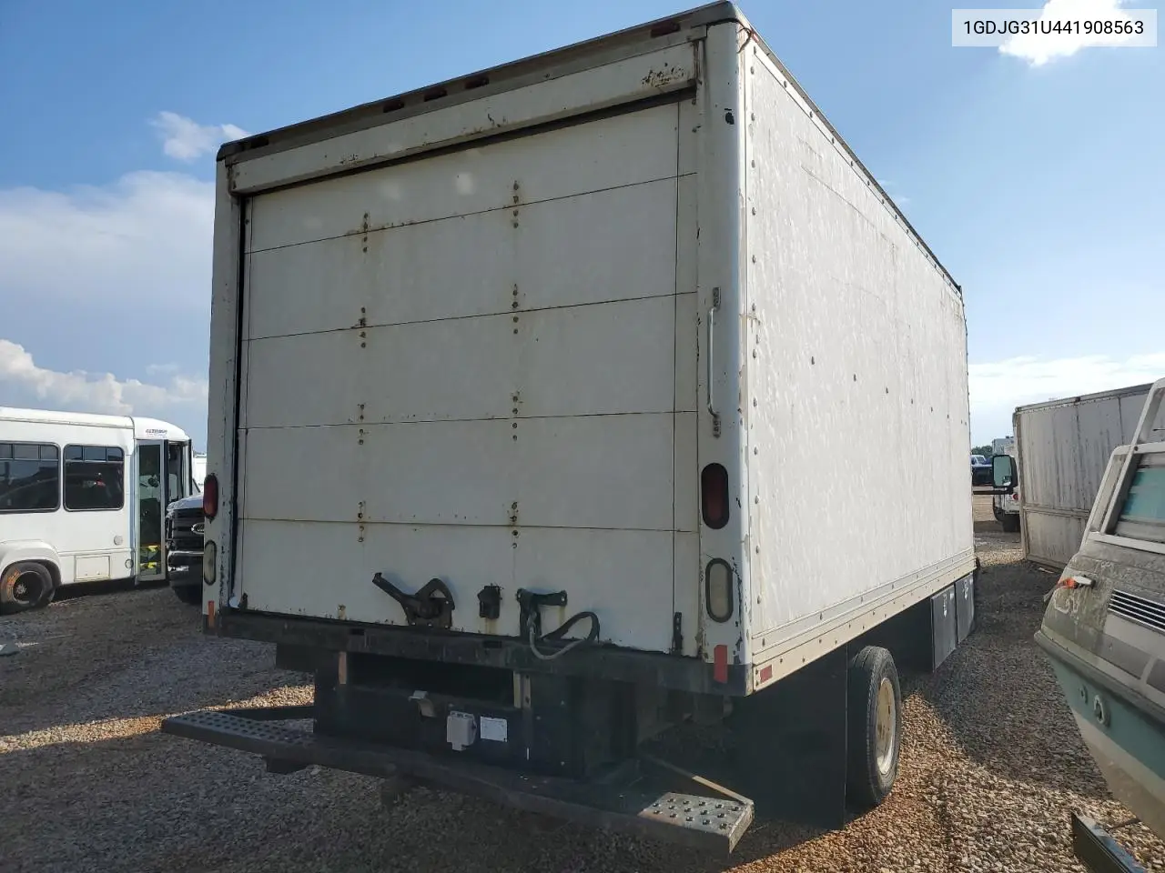 2004 GMC Savana Cutaway G3500 VIN: 1GDJG31U441908563 Lot: 56174765