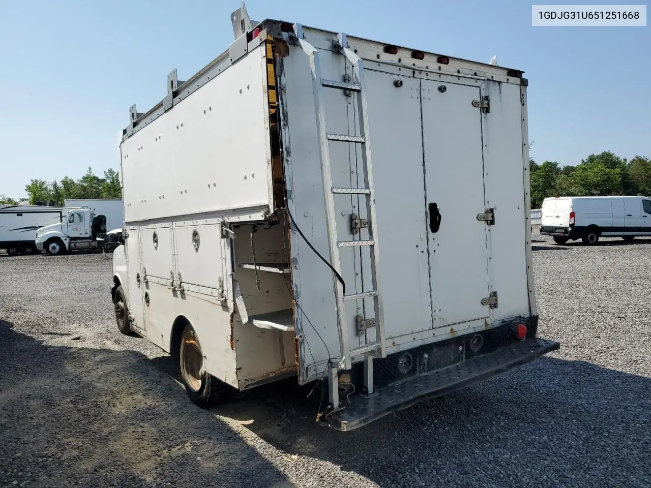 2005 GMC Savana Cutaway G3500 VIN: 1GDJG31U651251668 Lot: 61397705