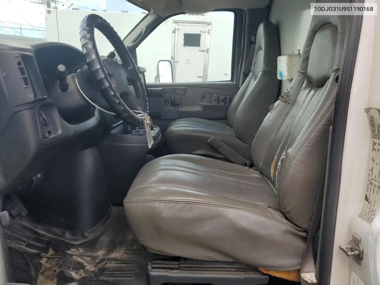 2005 GMC Savana Cutaway G3500 VIN: 1GDJG31U951190168 Lot: 62325485