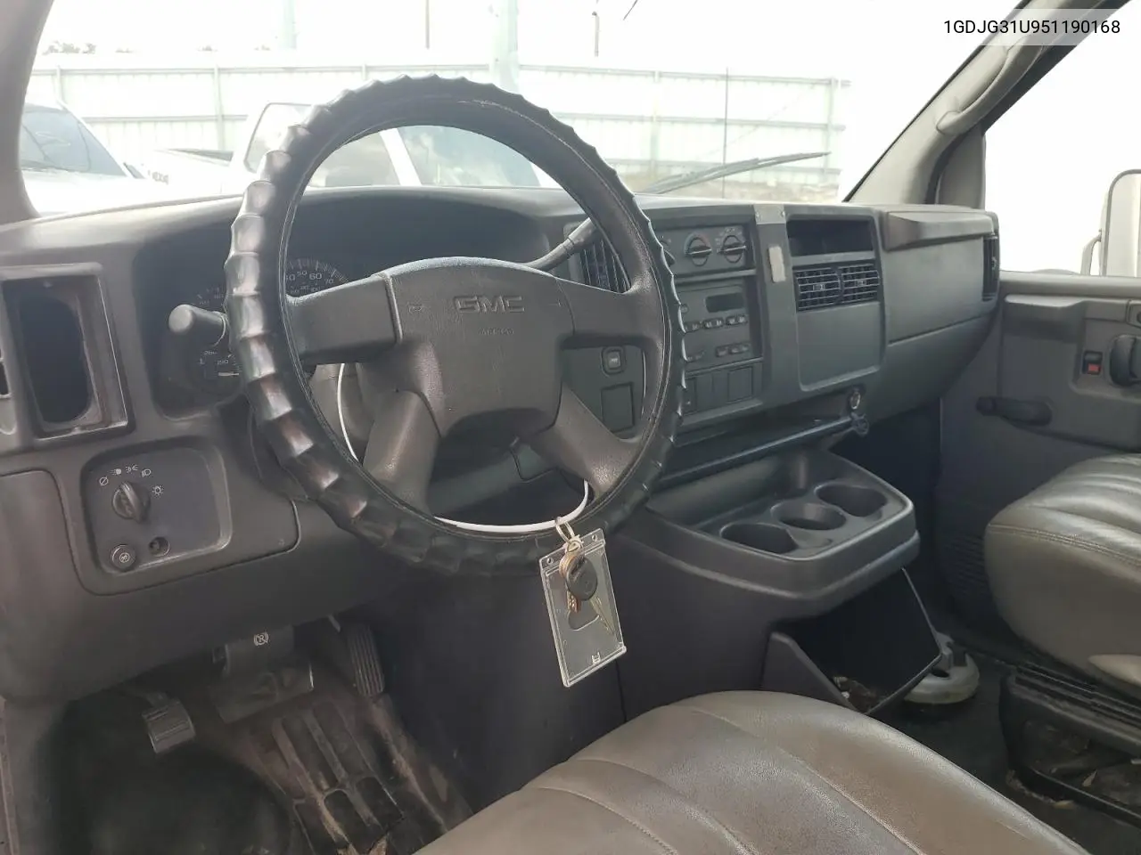 2005 GMC Savana Cutaway G3500 VIN: 1GDJG31U951190168 Lot: 62325485