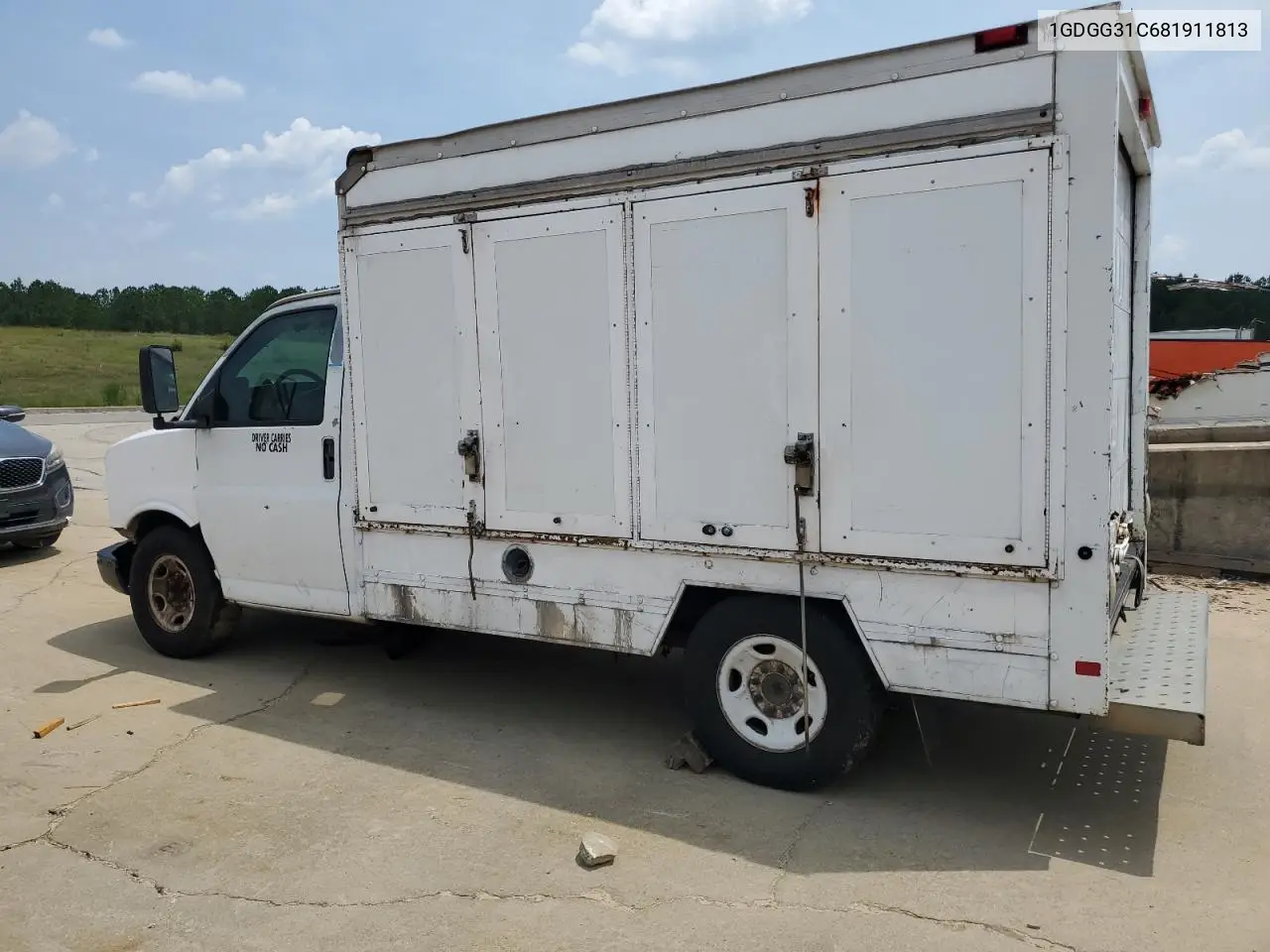 2008 GMC Savana Cutaway G3500 VIN: 1GDGG31C681911813 Lot: 61073905