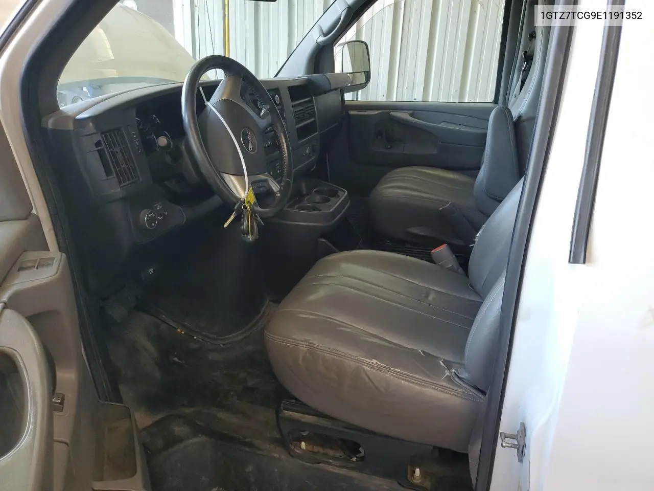 2014 GMC Savana G3500 VIN: 1GTZ7TCG9E1191352 Lot: 55930575